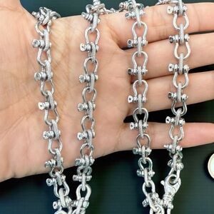 Silver Shackle Chain Necklace handmade with 925 sterling silver